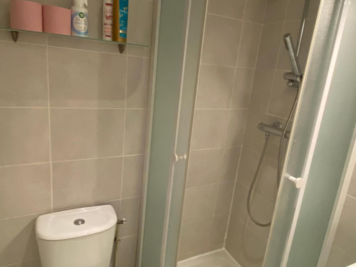 Studio Centre Ville Avec Ascenseur 3Min Des Thermes อิกซ์เลส์แบ็งส์ ภายนอก รูปภาพ